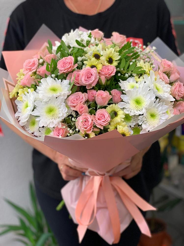 Букет цветов из: Розы и Хризантемы в Новомичуринске