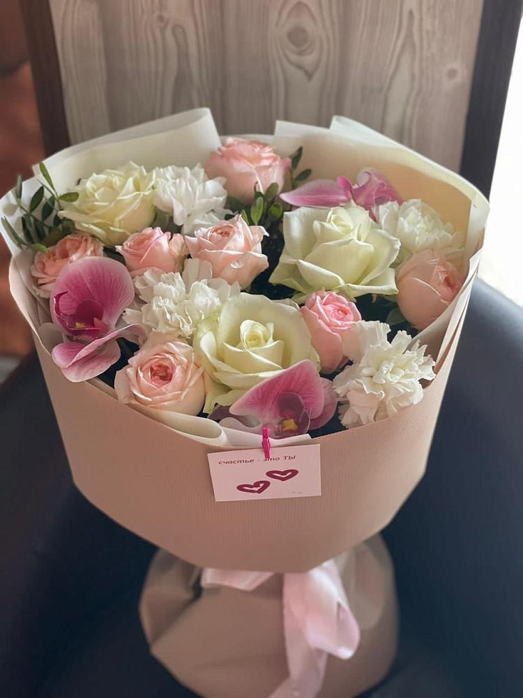 Букет цветов из: Орхидеи, Розы и Гвоздики в Новомичуринске