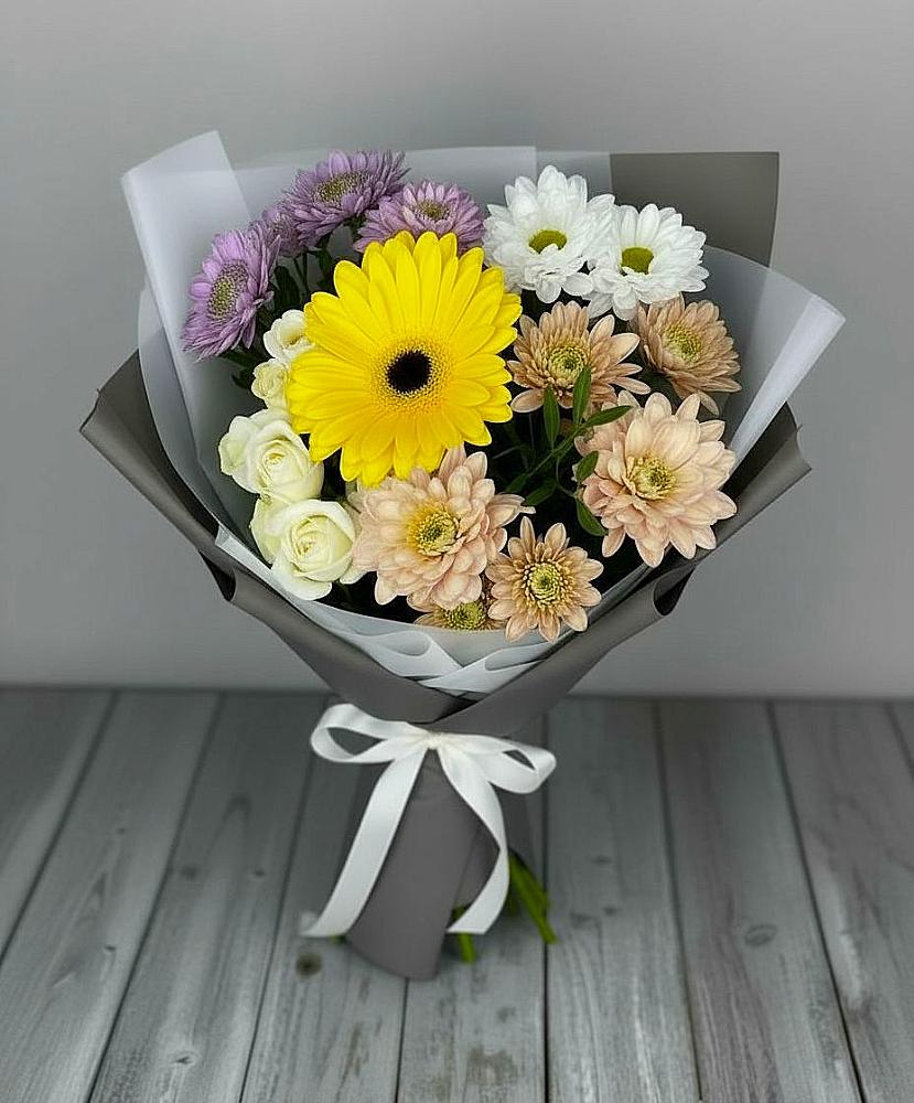 Букет цветов из: Розы, Герберы и Хризантемы в Новомичуринске