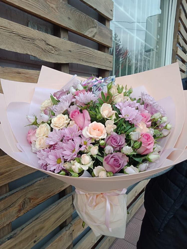 Букет цветов из: Розы и Хризантемы в Новомичуринске