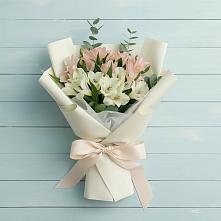 Букет цветов из:  Альстромерии в Новомичуринске