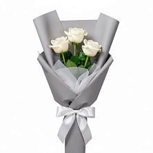 Букет 3 белые розы в Новомичуринске