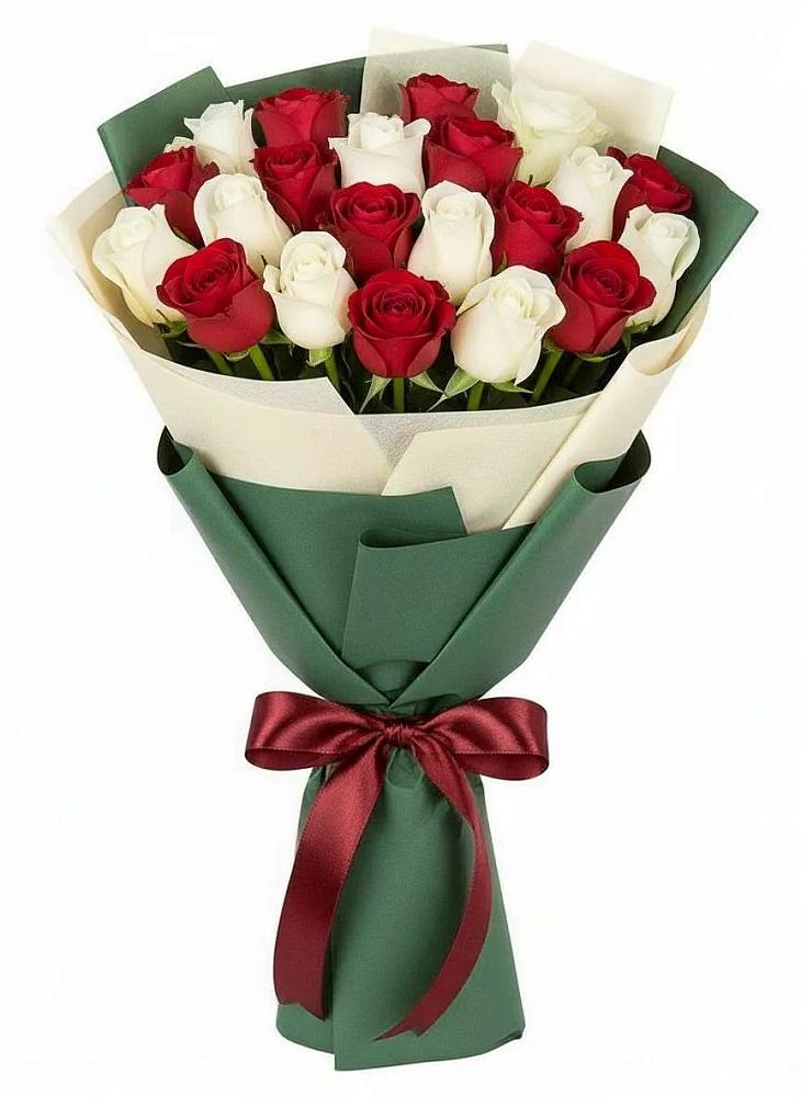 Букет Микс из красных и белых роз в Новомичуринске