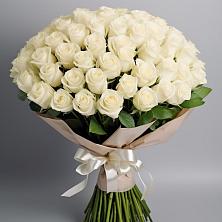 Букет 101 беля роза Белоснежка в Новомичуринске