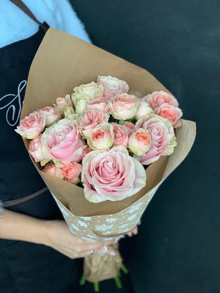 Букет цветов из: Хризантемы и Розы в Новомичуринске