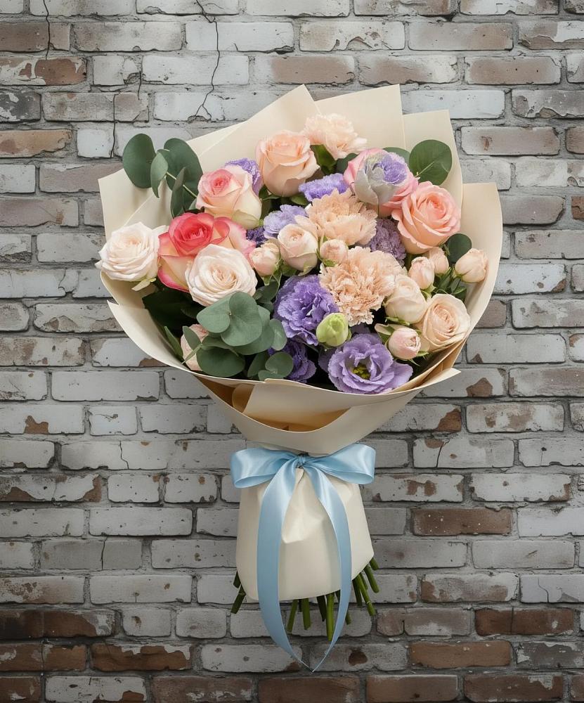 Букет цветов из: Розы, Лизиантусы и Гвоздики в Новомичуринске