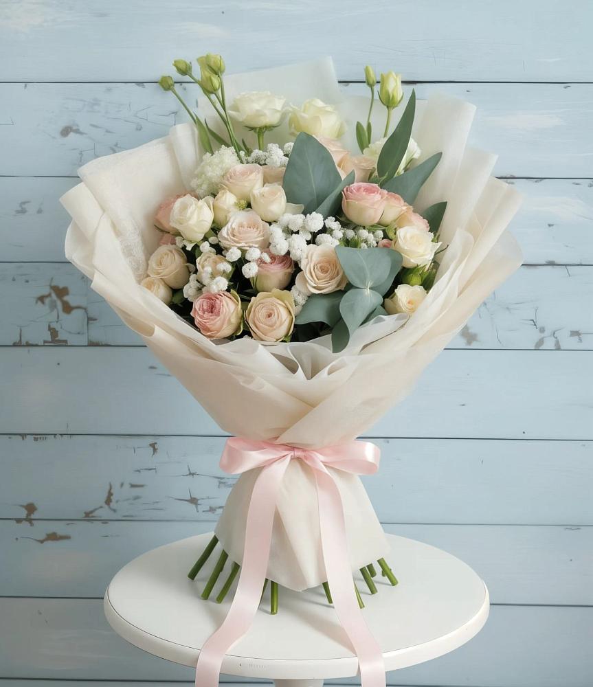 Букет цветов из: Розы и Лизиантусы в Новомичуринске