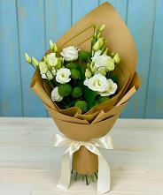 Букет цветов из:  Хризантемы и Лизиантусы в Новомичуринске