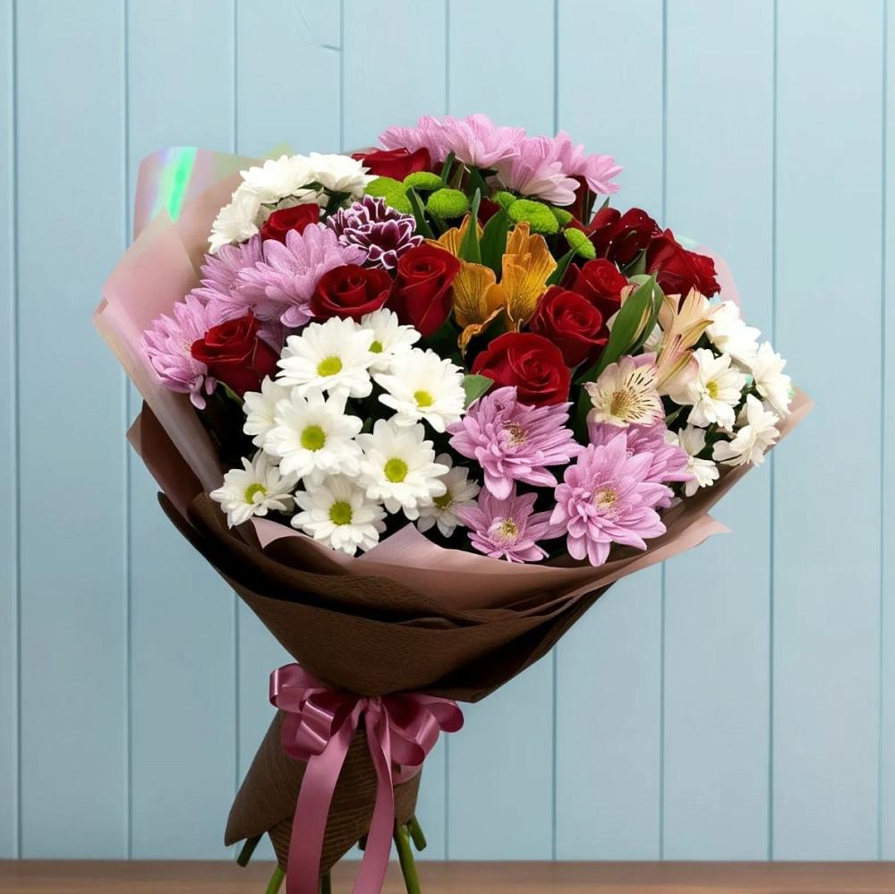 Букет цветов из: Розы, Хризантемы и Альстромерии в Новомичуринске