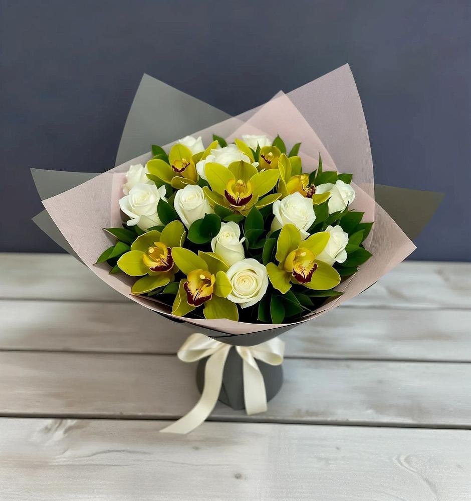 Букет цветов из: Орхидеи и Розы в Новомичуринске