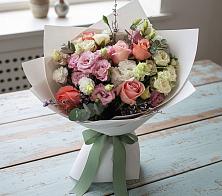 Букет цветов из:  Розы, Лизиантусы и Гвоздики в Новомичуринске