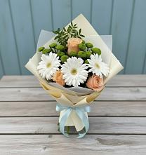 Букет цветов из:  Герберы, Розы и Хризантемы в Новомичуринске