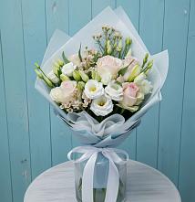 Букет цветов из:  Розы и Лизиантусы в Новомичуринске