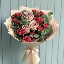 Букет цветов из:  Гвоздики и Розы в Новомичуринске