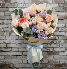 Букет цветов из:  Розы, Лизиантусы и Гвоздики в Новомичуринске